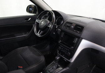 Подержанный автомобиль Skoda Yeti 2016 года (10 фото)