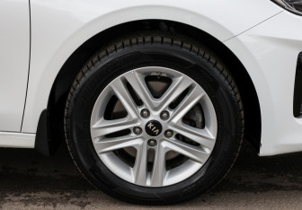 Подержанный автомобиль Kia Ceed Hatchback 2018 года (19 фото)