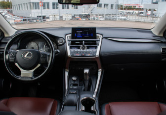 Подержанный автомобиль Lexus NX 2016 года (13 фото)