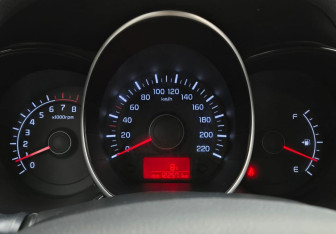 Подержанный автомобиль Kia Rio Sedan 2014 года (13 фото)