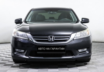 Подержанный автомобиль Honda Accord Sedan 2013 года (2 фото)