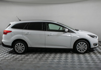 Подержанный автомобиль Ford Focus Wagon 2018 года (4 фото)