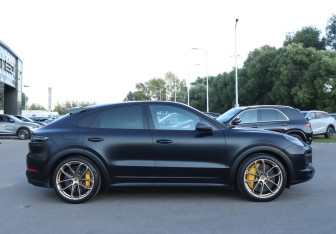 Подержанный автомобиль Porsche Cayenne 2021 года (4 фото)