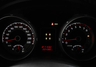 Подержанный автомобиль Mitsubishi Pajero 2013 года (7 фото)