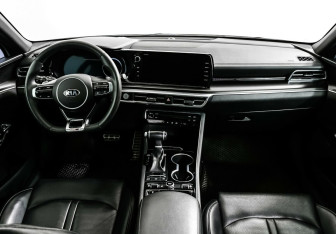 Подержанный автомобиль Kia K5 2020 года (5 фото)