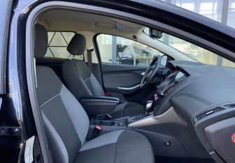 Подержанный автомобиль Ford Focus Wagon 2013 года (18 фото)