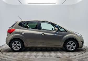 Подержанный автомобиль Kia Venga 2013 года (6 фото)