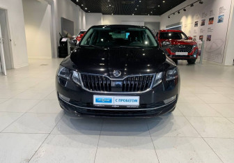 Подержанный автомобиль Skoda Octavia Liftback 2020 года (2 фото)