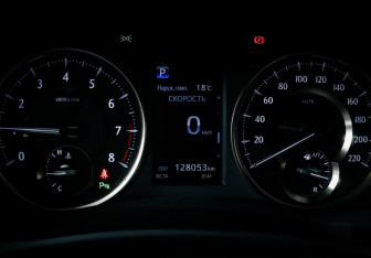 Подержанный автомобиль Toyota Alphard 2019 года (11 фото)