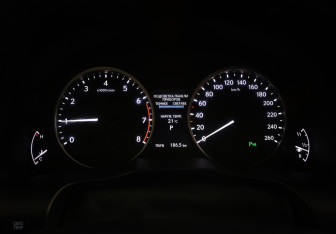 Подержанный автомобиль Lexus ES 2014 года (16 фото)