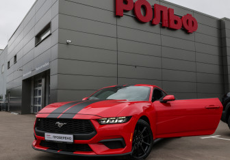 Подержанный автомобиль Ford Mustang Coupe 2024 года (31 фото)