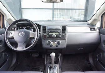 Подержанный автомобиль Nissan Tiida Sedan 2007 года (12 фото)