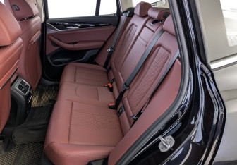 Подержанный автомобиль BMW X3 2024 года (18 фото)