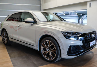 Подержанный автомобиль Audi Q8 2021 года (3 фото)