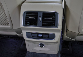 Подержанный автомобиль Audi Q5 2018 года (4 фото)