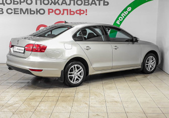 Подержанный автомобиль Volkswagen Jetta Sedan 2012 года (4 фото)