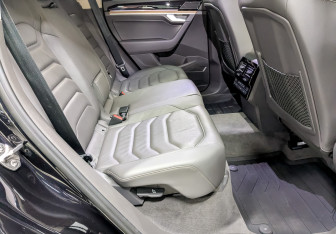 Подержанный автомобиль Volkswagen Touareg 2019 года (12 фото)