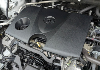 Подержанный автомобиль Toyota RAV4 2021 года (9 фото)