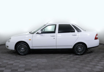 Подержанный автомобиль LADA (ВАЗ) Priora Sedan 2017 года (3 фото)