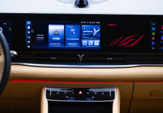 Подержанный автомобиль Voyah Dream 2023 года (13 фото)