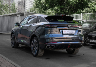 Подержанный автомобиль Changan UNI-K 2024 года (6 фото)