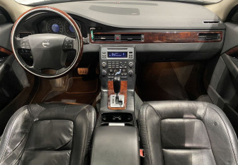 Подержанный автомобиль Volvo XC70 2008 года (10 фото)