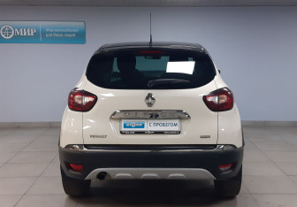 Подержанный автомобиль Renault Kaptur 2019 года (6 фото)
