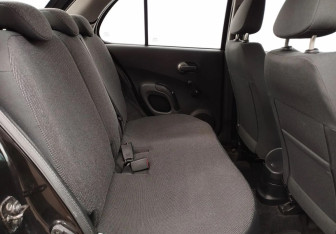 Подержанный автомобиль Nissan Micra Hatchback 2005 года (11 фото)