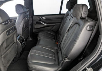 Подержанный автомобиль BMW X7 2020 года (18 фото)