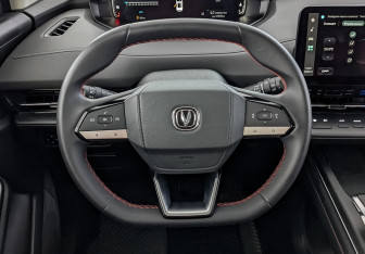 Подержанный автомобиль Changan UNI-S 2024 года (22 фото)