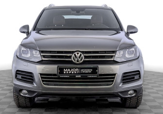 Подержанный автомобиль Volkswagen Touareg 2013 года (2 фото)