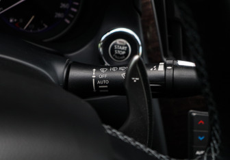 Подержанный автомобиль Infiniti Q50 2014 года (29 фото)
