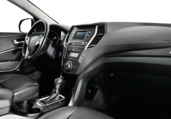 Подержанный автомобиль Hyundai Santa Fe 2017 года (5 фото)