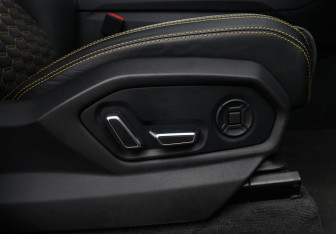 Подержанный автомобиль Audi Q8 2021 года (20 фото)