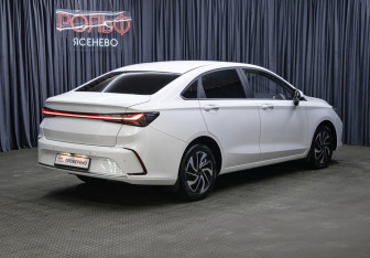 Подержанный автомобиль BAIC U5 Plus 2023 года (5 фото)