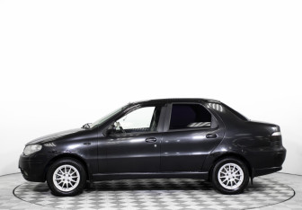Подержанный автомобиль Fiat Albea 2010 года (8 фото)