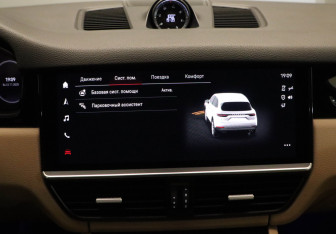 Подержанный автомобиль Porsche Cayenne 2021 года (22 фото)