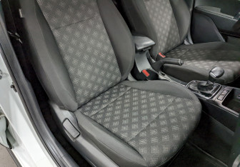 Подержанный автомобиль Kia Rio Hatchback 2017 года (21 фото)