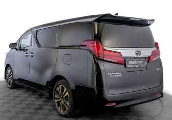 Подержанный автомобиль Toyota Alphard 2018 года (7 фото)