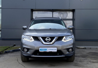 Подержанный автомобиль Nissan X-Trail 2017 года (2 фото)