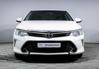 Подержанный автомобиль Toyota Camry Sedan 2015 года (2 фото)