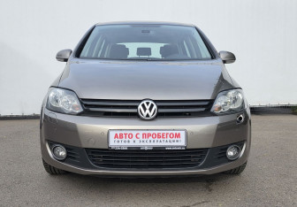 Подержанный автомобиль Volkswagen Golf Plus 2012 года (2 фото)