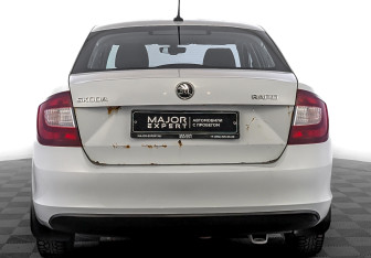 Подержанный автомобиль Skoda Rapid Liftback 2019 года (6 фото)