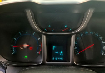 Подержанный автомобиль Chevrolet Orlando 2013 года (17 фото)
