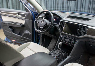 Подержанный автомобиль Volkswagen Teramont 2018 года (12 фото)