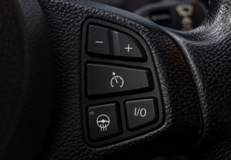 Подержанный автомобиль BMW X3 2008 года (14 фото)