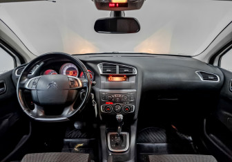 Подержанный автомобиль Citroen C4 Hatchback 2014 года (14 фото)
