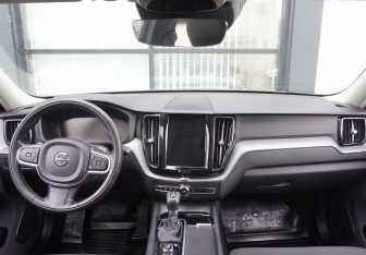 Подержанный автомобиль Volvo XC60 2021 года (12 фото)