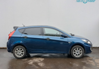 Подержанный автомобиль Hyundai Solaris Hatchback 2013 года (4 фото)