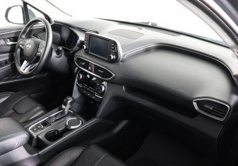 Подержанный автомобиль Hyundai Santa Fe 2019 года (10 фото)
